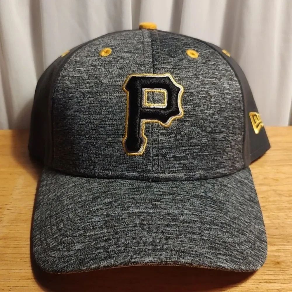 New Era 9Forty Pittsburgh Pirates Velcroback Hat - New